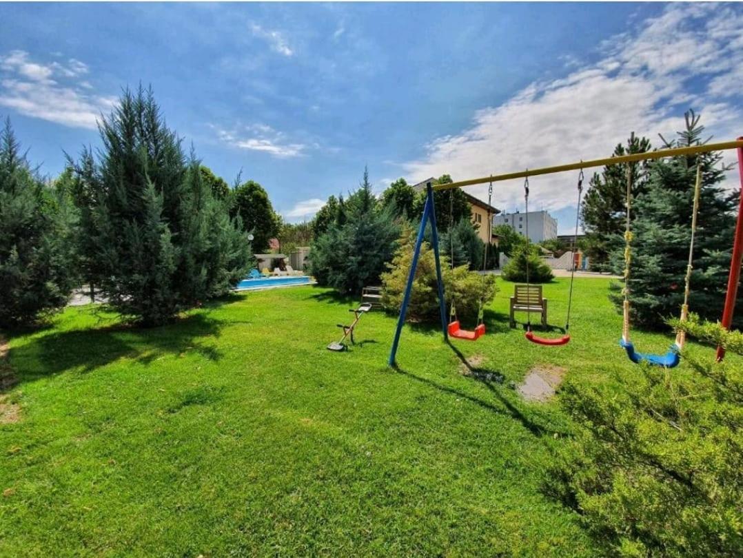 Tranzzit Airport Apartment II Otopeni Exterior photo