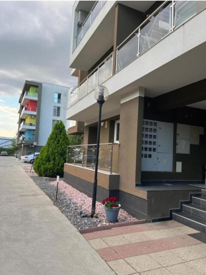 Tranzzit Airport Apartment II Otopeni Exterior photo